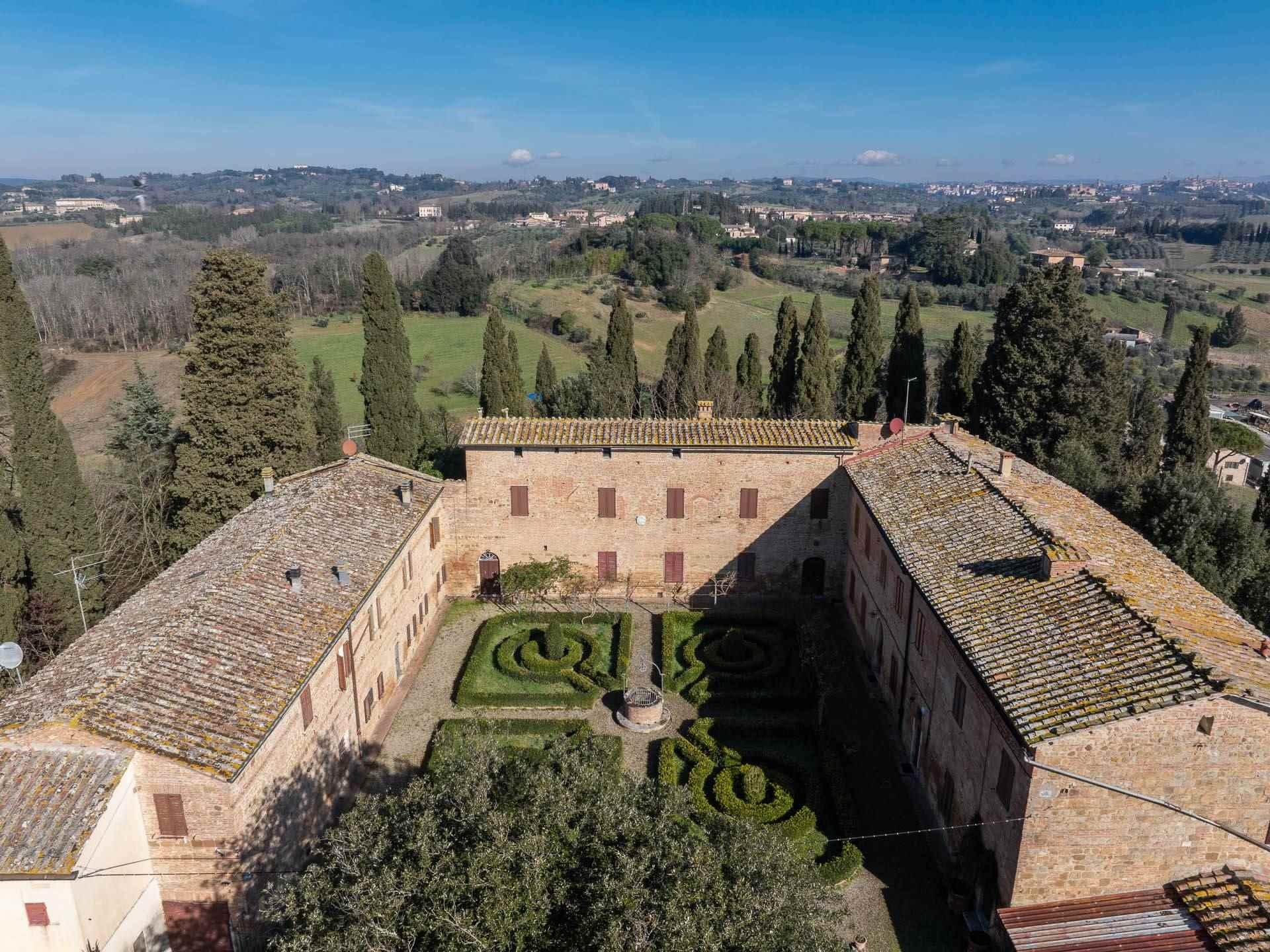 Casale, Siena