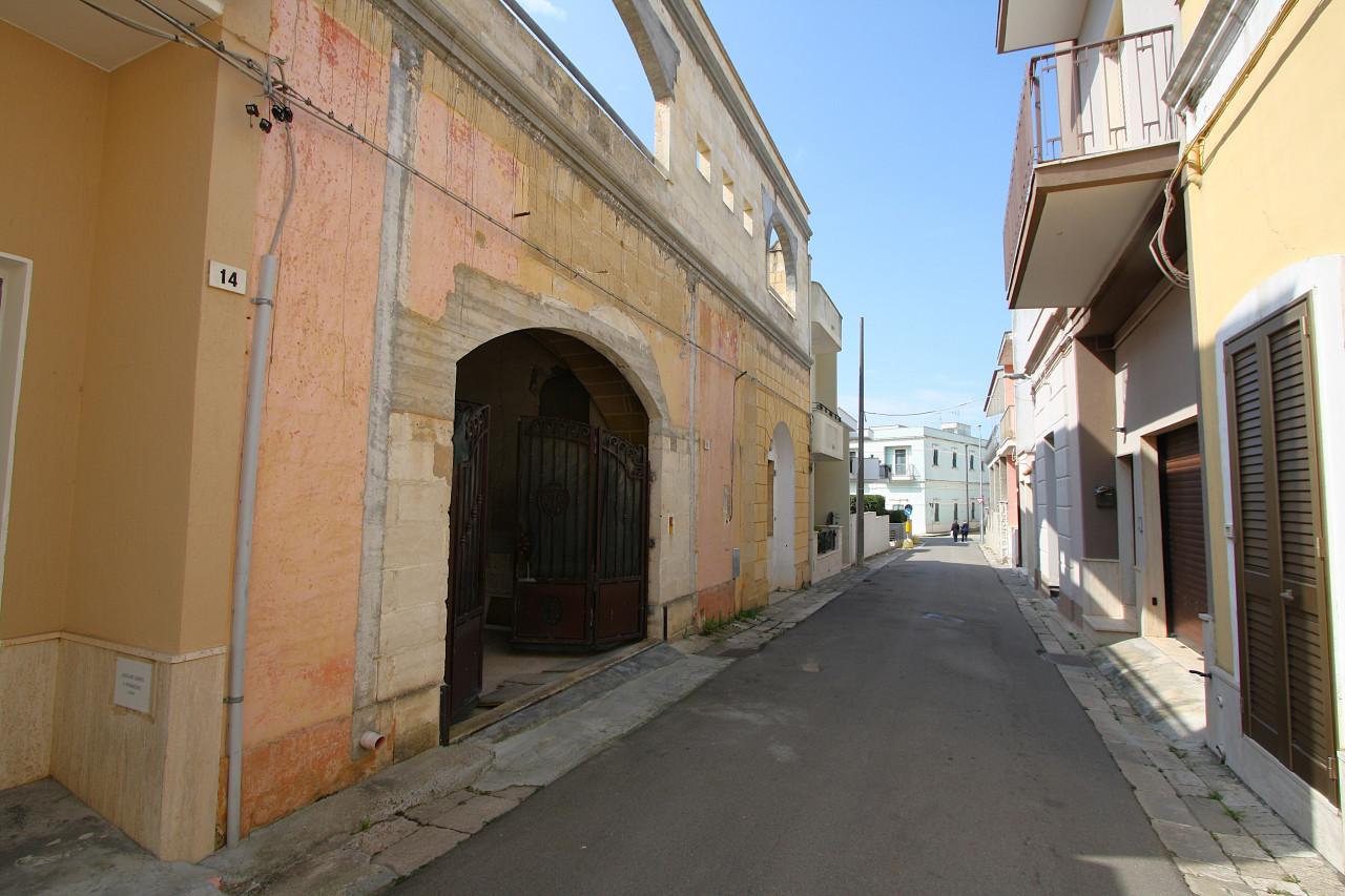 Casa indipendente in Via B. Ravenna, Sannicola