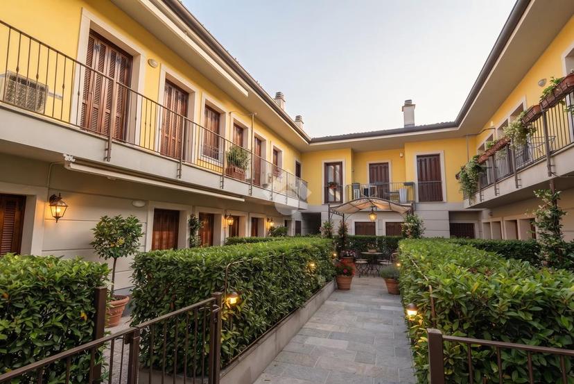 Villa a schiera in Via Cavour, Seregno — foto 3 di 5