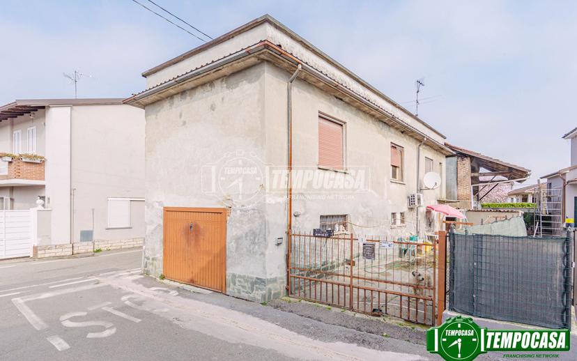 Casa indipendente in Via Goito, Tre Re-Mezzana Corti, Cava Manara — foto 2 di 5