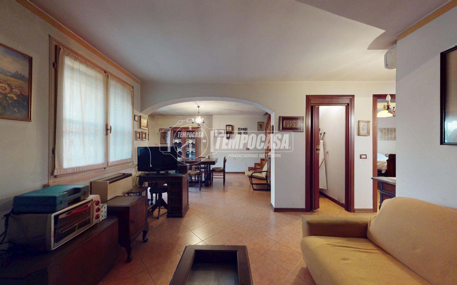 Casa indipendente in Via Cantone 39, Reggiolo
