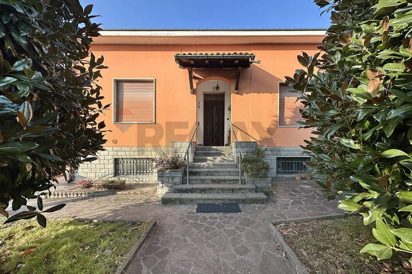 Villa, Correzzana