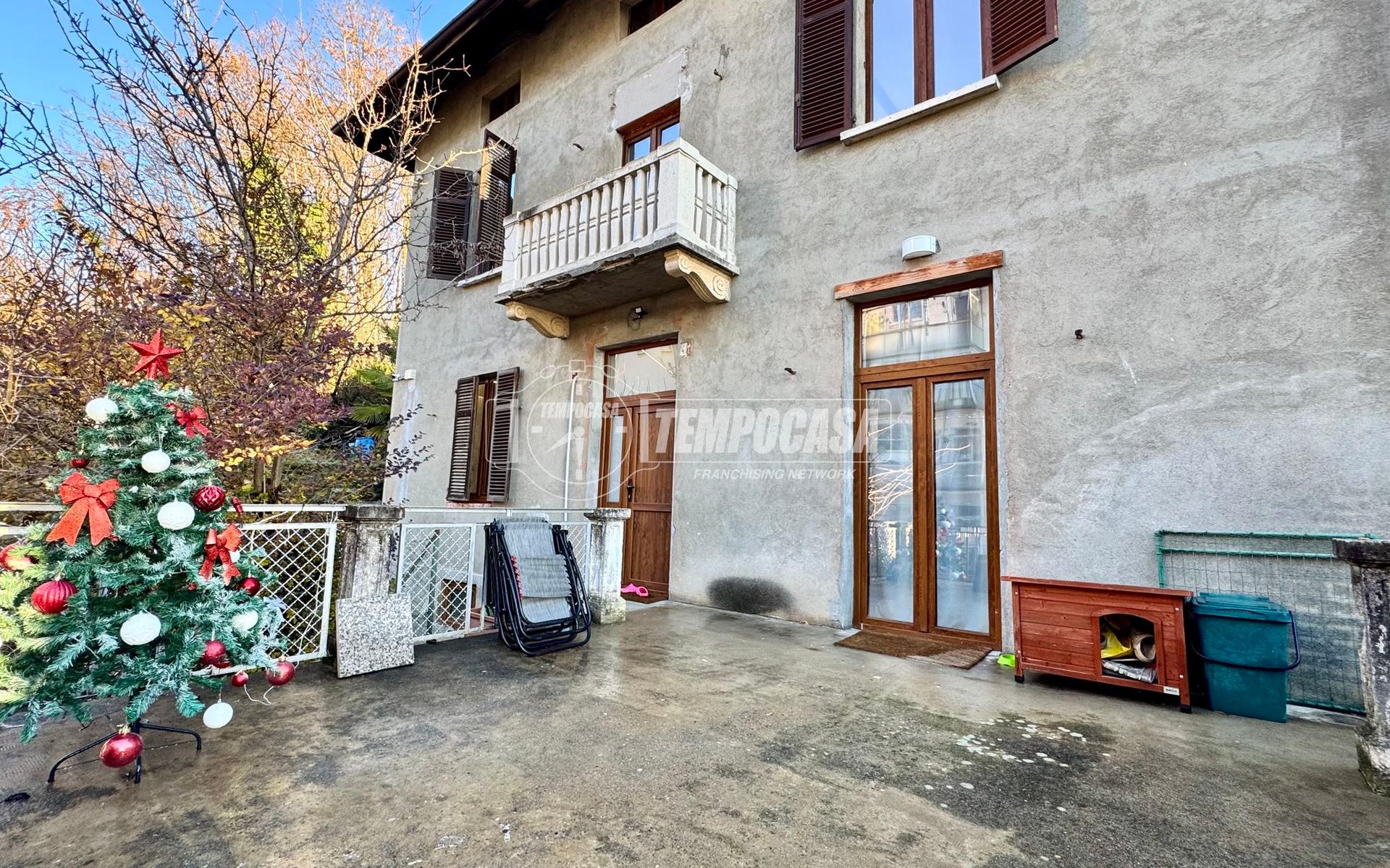 Casa indipendente in Strada Ciapeia, Biella