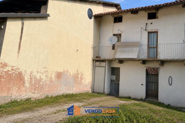 Villa a schiera in Frazione Lucchi 15, Narzole — foto 3 di 5