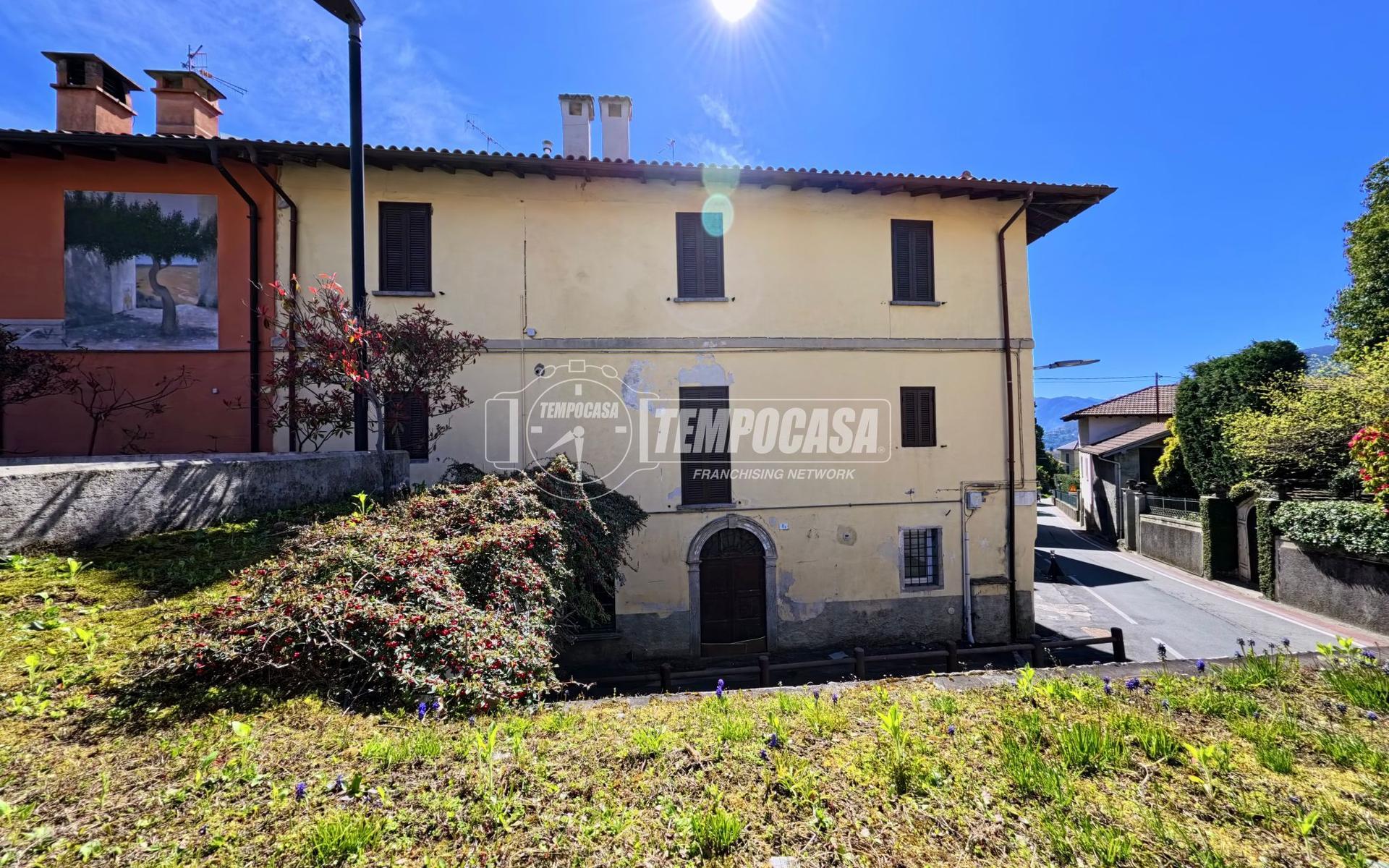 Appartamento in Via Intra Premeno 97, Verbania