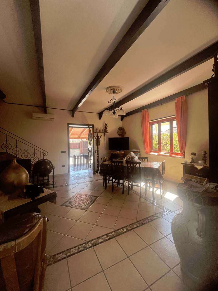 Villa in Viale Giorgio Vasari, Castel Volturno — foto 5 di 5