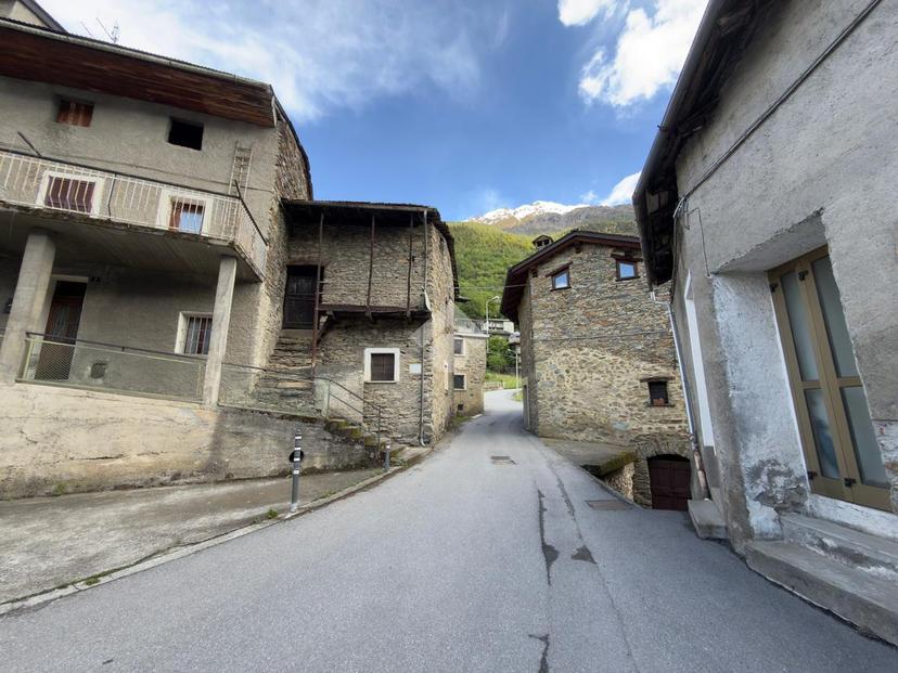 Casa indipendente in Via Dossello, Tirano — foto 3 di 5