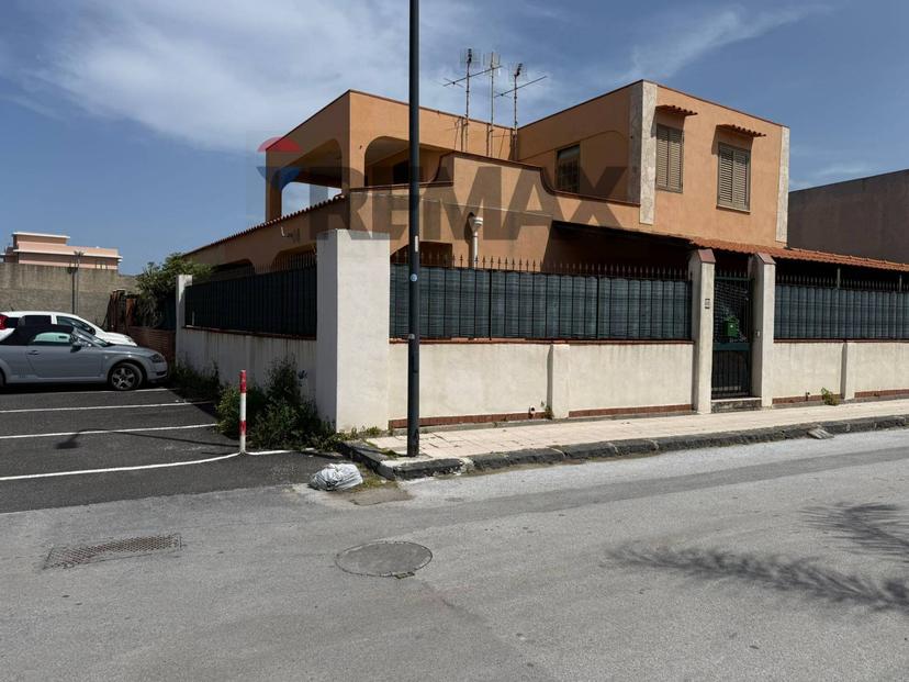 Casa indipendente in Via Mezzasalma, Rometta — foto 2 di 5