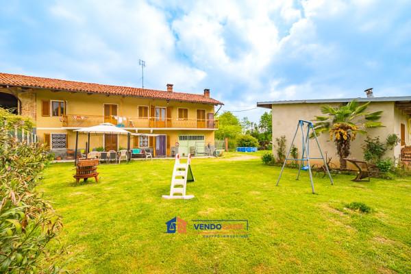 Villa in Frazione San Giovanni 113, Cherasco — foto 3 di 5
