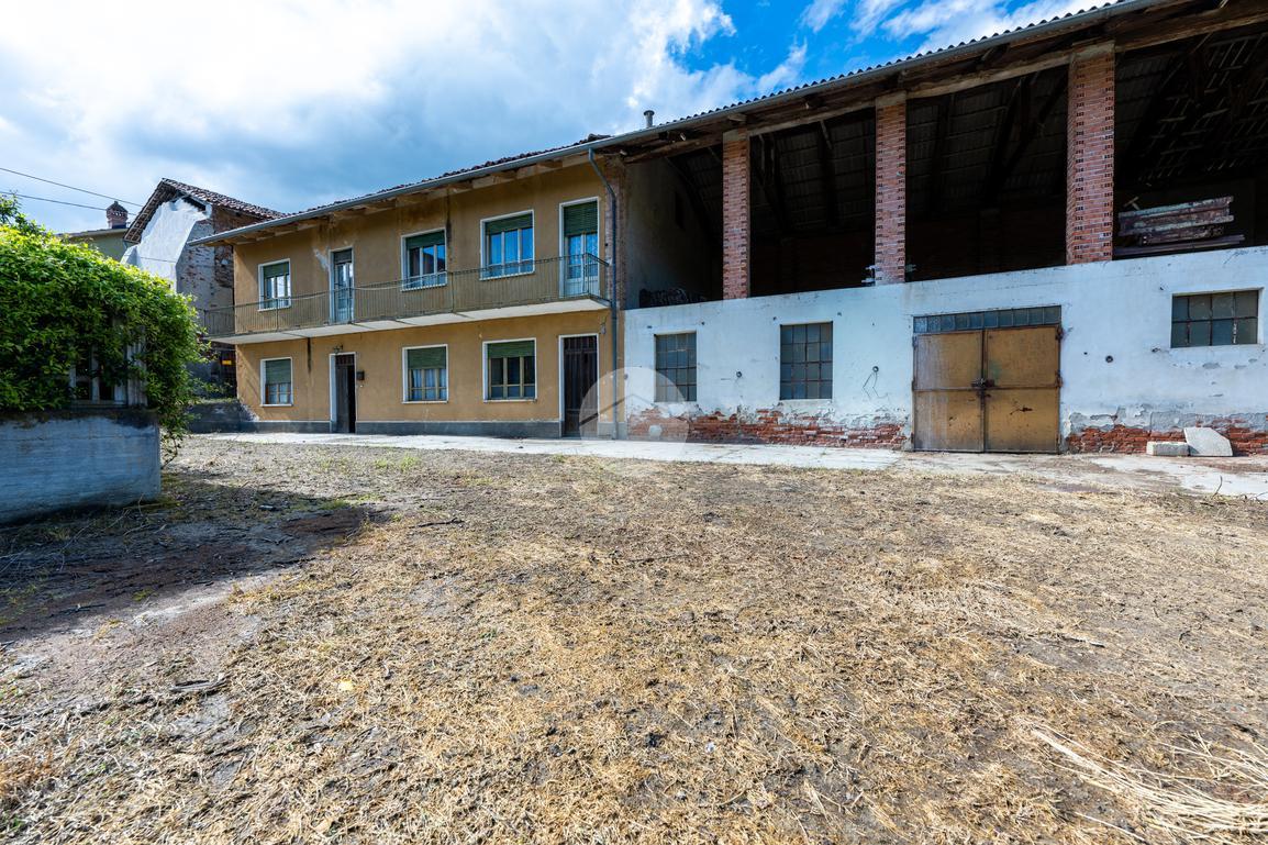 Casa indipendente in Frazione Sant'Antonio 56, Cherasco