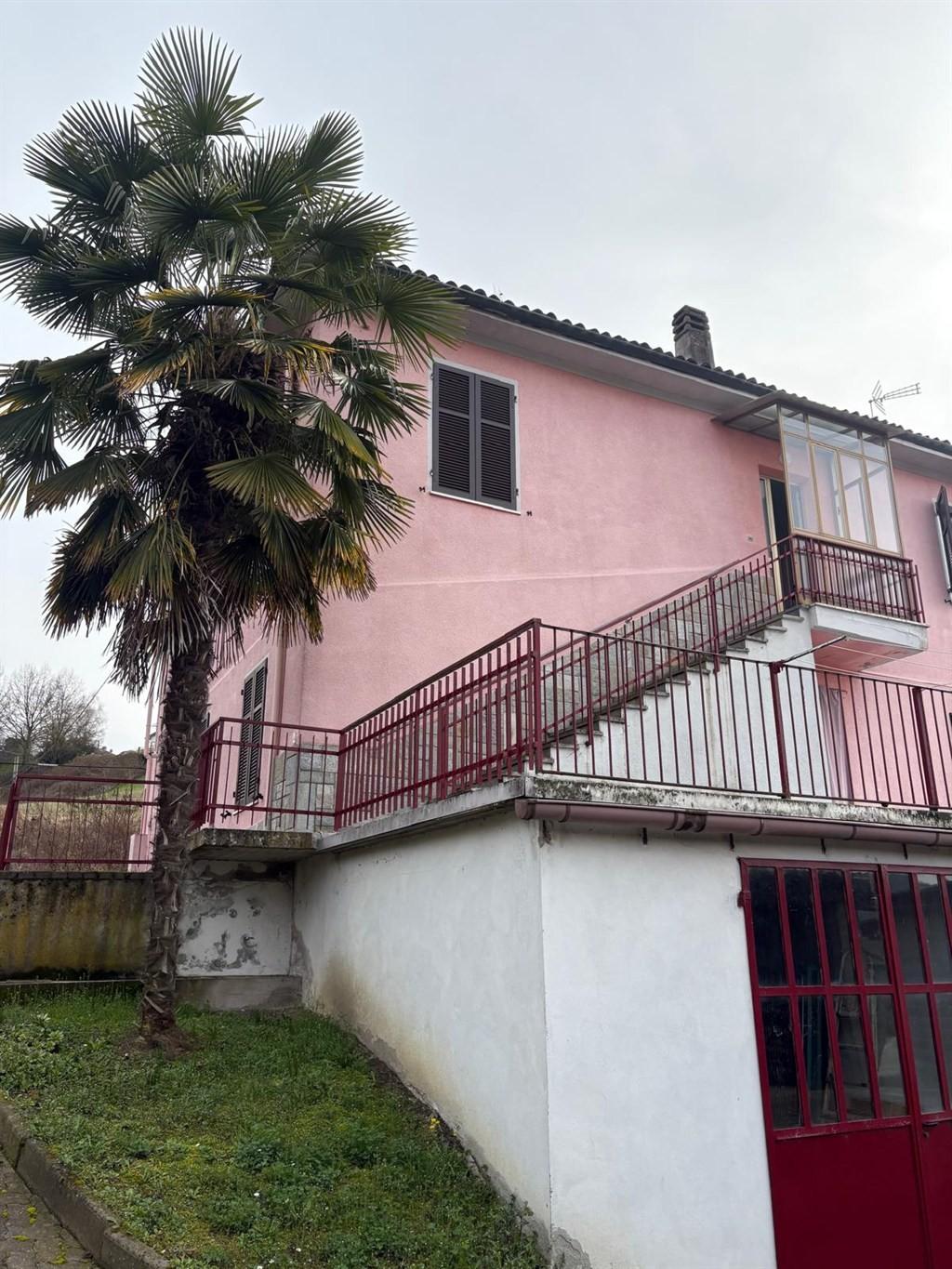 Casa indipendente in Via Marconi 11, Mombercelli