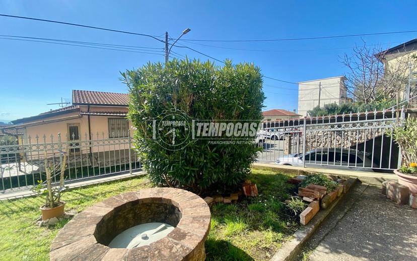 Casa indipendente in Via della Resistenza 74, Montignoso — foto 2 di 5