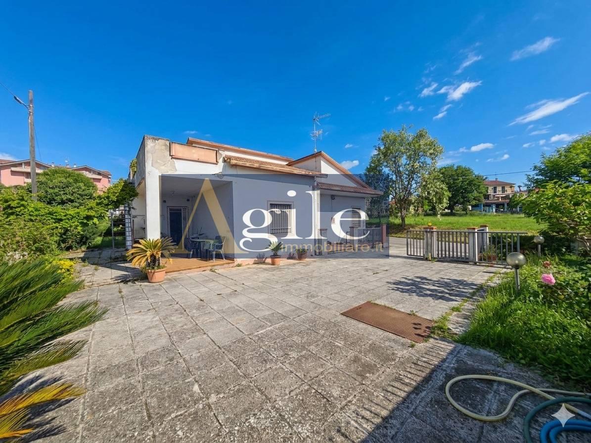Casa indipendente in Via Giacomo Matteotti, Nereto