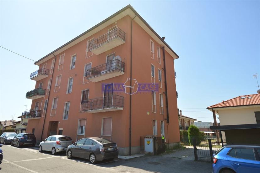 Trilocale in Via Dante Alighieri 7, Lomagna — foto 2 di 5