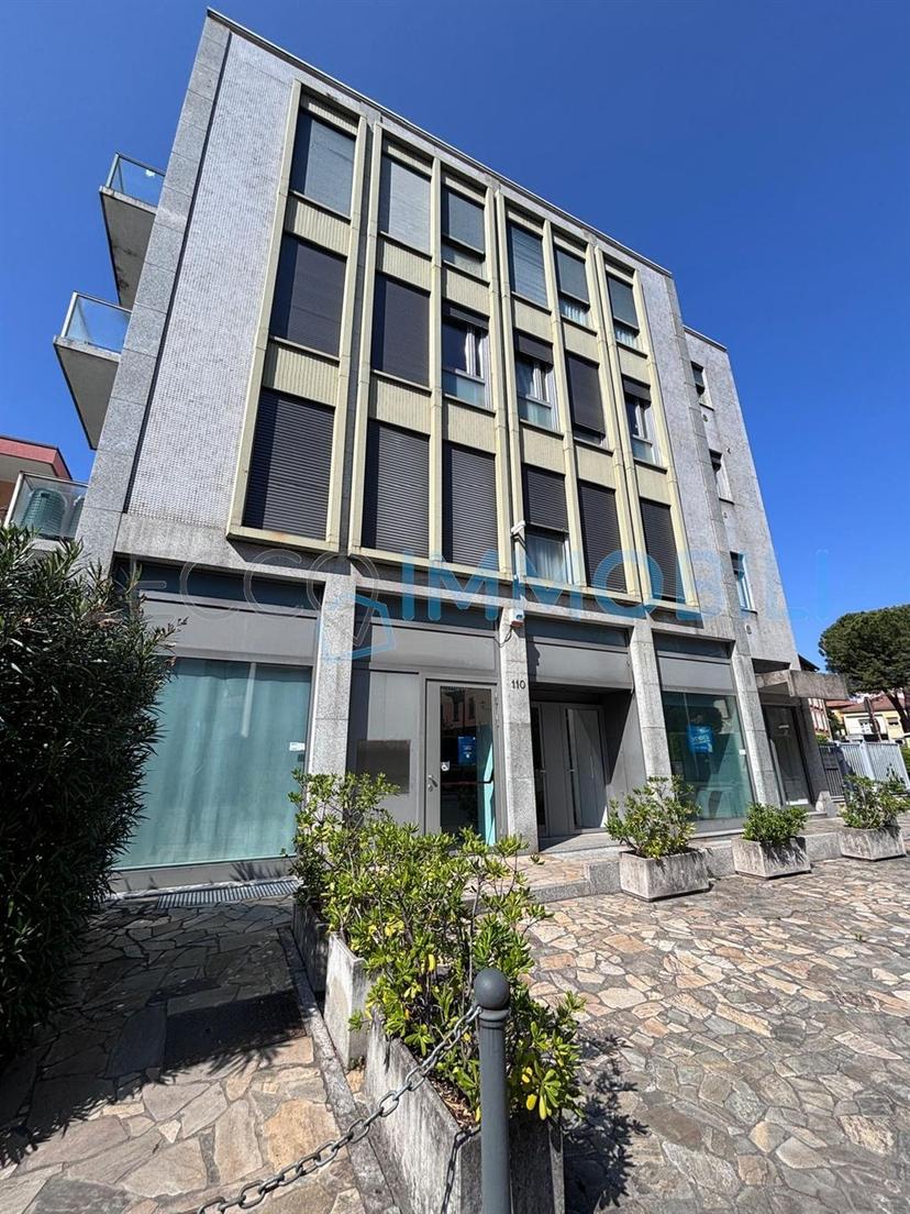 Villa bifamiliare in Corso Emanuele Filiberto 110, Lecco — foto 2 di 5