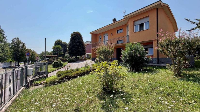 Villa in Via Milano  23, Terno d'Isola — foto 3 di 5