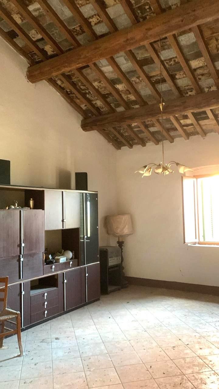 Porzione di casa, Lucignano