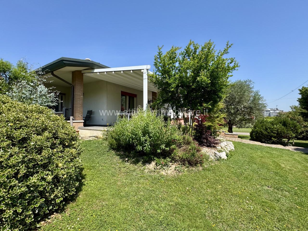 Casa indipendente in Via Paradisi, Fiesso d'Artico