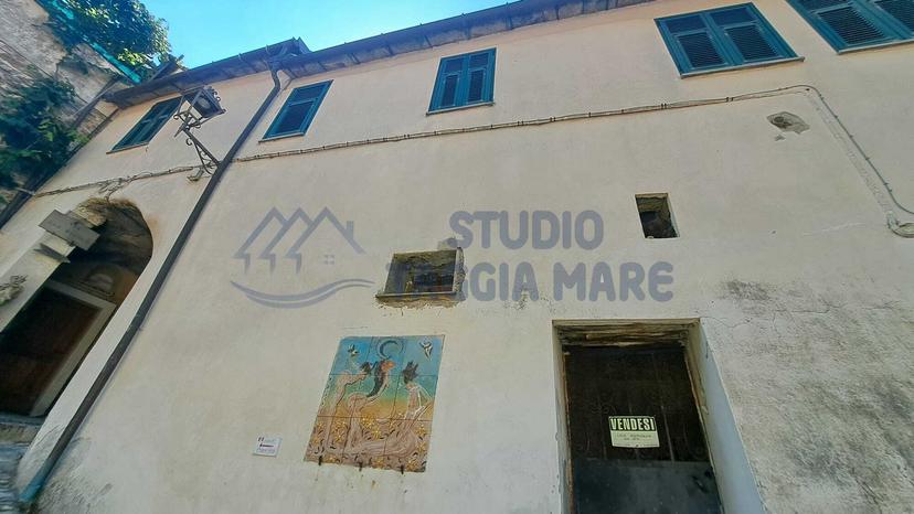 Villa a schiera in Via Magenta, Badalucco