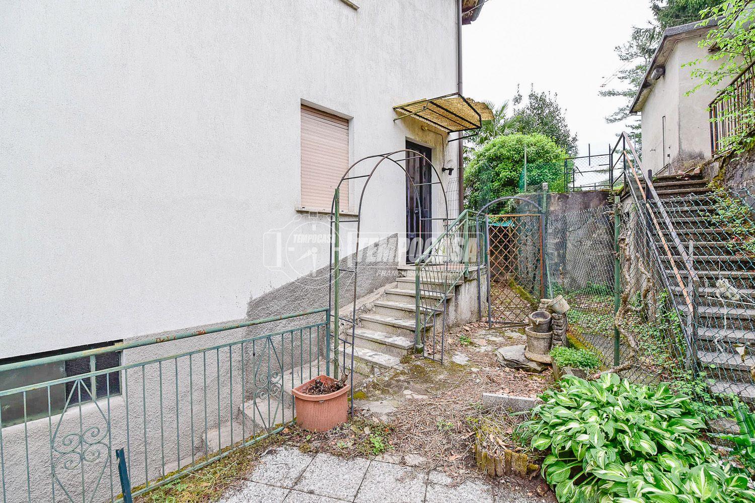 Villa a schiera in Via Cantù 3, Montorfano