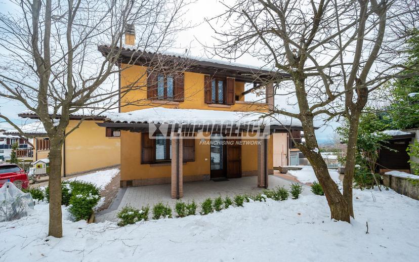 Villa in Via Brenta 656, Serramazzoni — foto 3 di 5