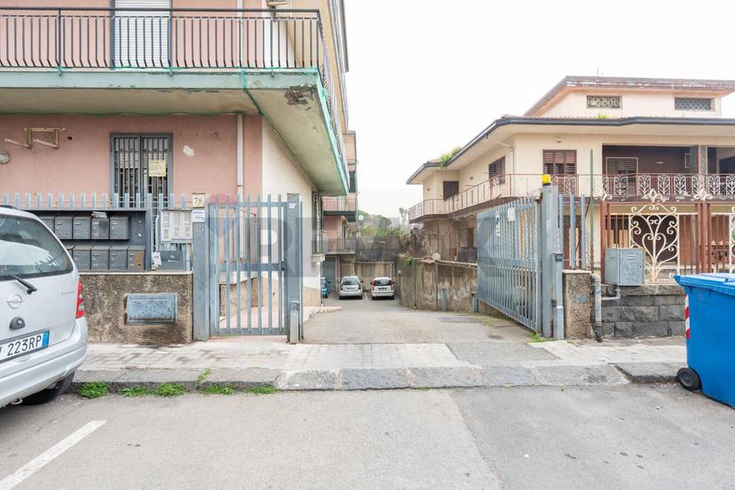 Trilocale in Via Santa Maria La Stella 78, Aci Sant'Antonio — foto 3 di 5