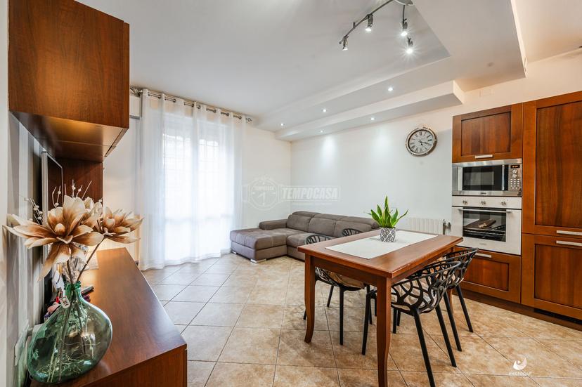 Trilocale in Via Oberdan 111, Castelfranco Emilia — foto 2 di 5