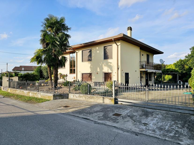 Casa indipendente in Via Giuseppe Verdi, Solesino — foto 2 di 5