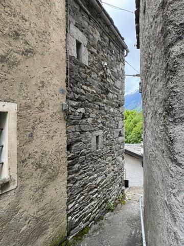 Casa indipendente in Via Altreggiolo -, Varzo