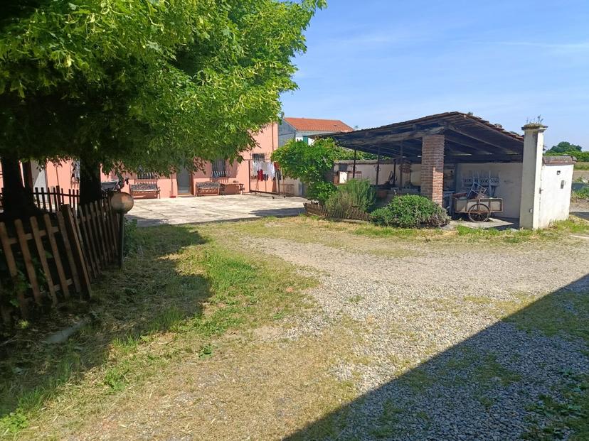 Casa indipendente in Cantone Corno 22, Casale Monferrato — foto 2 di 5