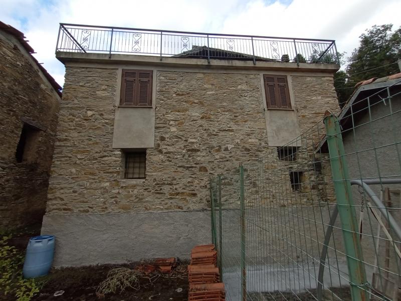 Casa indipendente in Via Cavour 93, Rezzo — foto 2 di 5