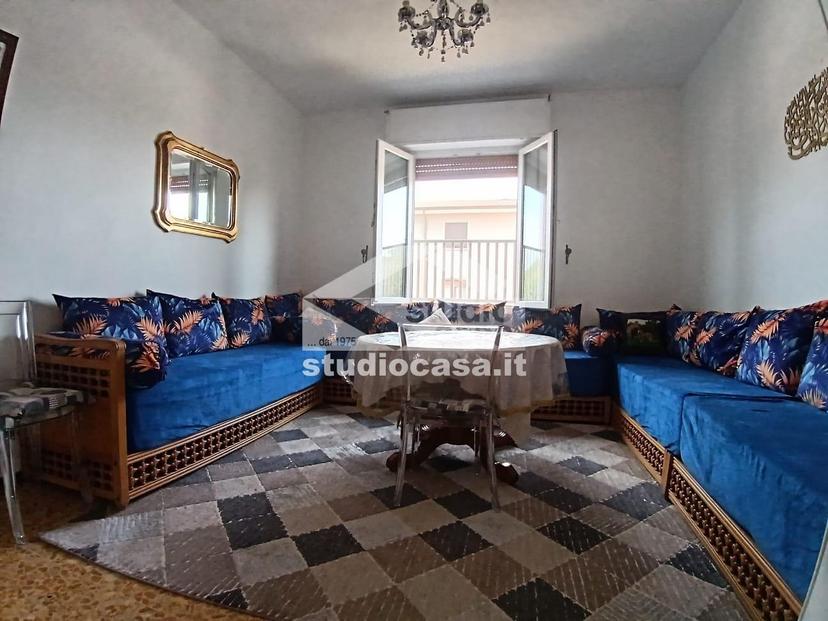Trilocale in Via Vitt. Veneto, Palazzo Pignano — foto 4 di 5