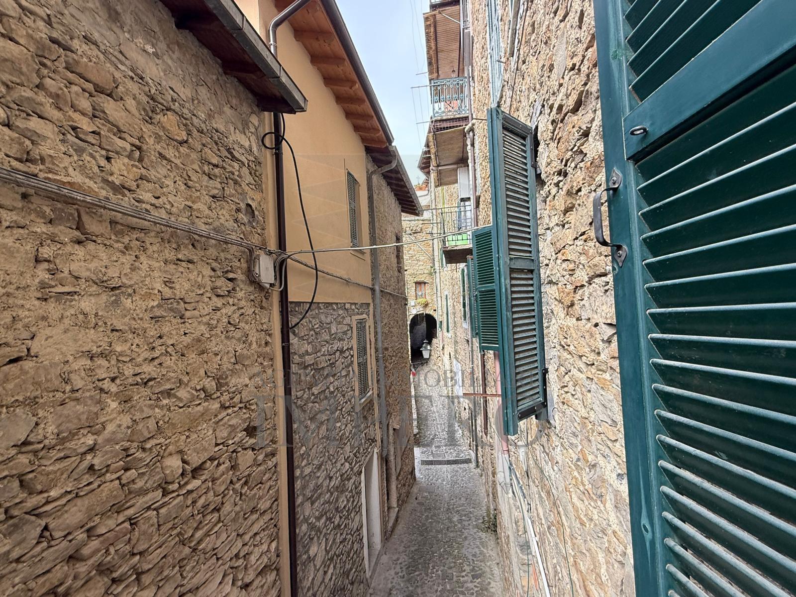 Bilocale in Via Roma 7, Apricale