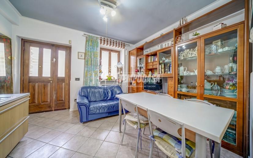 Casa indipendente in Via Cesare Battisti 13, Carnago — foto 3 di 5