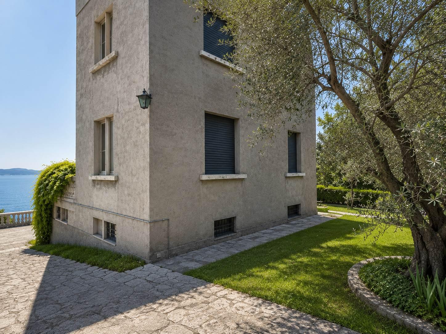Villa, Padenghe sul Garda