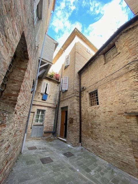 Appartamento in Via Tiglio 27, Montegiorgio — foto 3 di 5