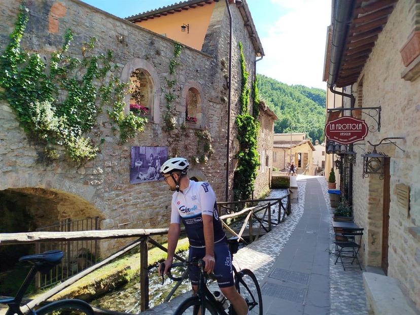 Casa indipendente in Voc. Rasiglia 5, Foligno — foto 2 di 5