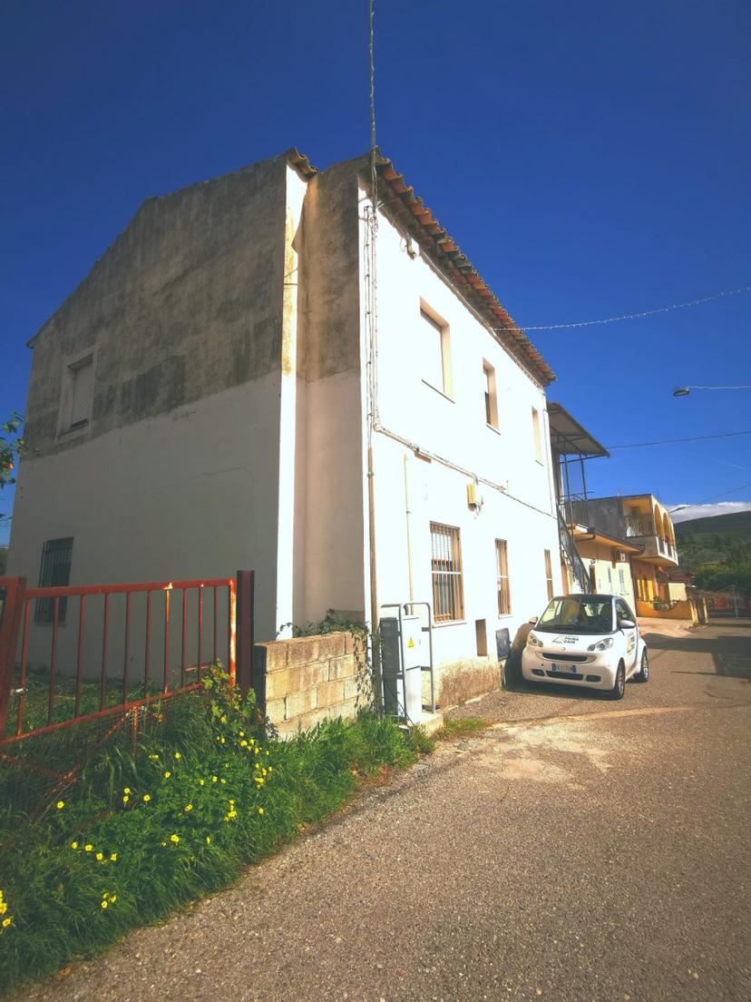 Casa indipendente in Via Fiume Busento, Catanzaro — foto 2 di 5