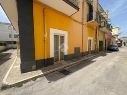 Trilocale in Via C. Colombo 9, Adelfia