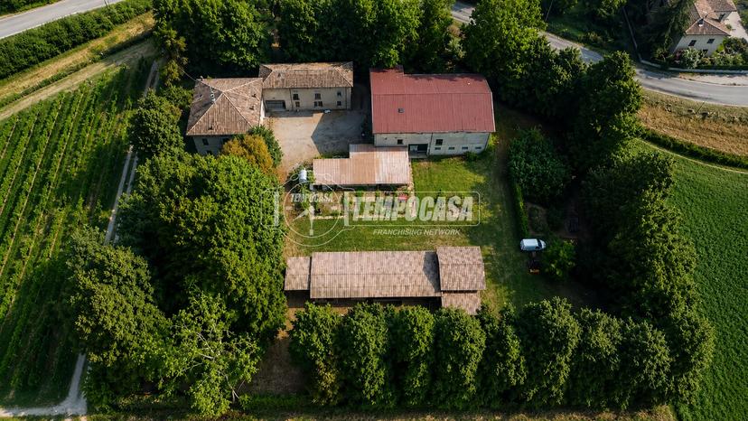 Villa a schiera in Via Tresinaro (Castellazzo), Reggio nell'Emilia — foto 2 di 5