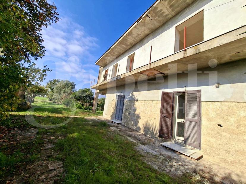 Casa indipendente in Via Brezza Snc, Capua — foto 2 di 5