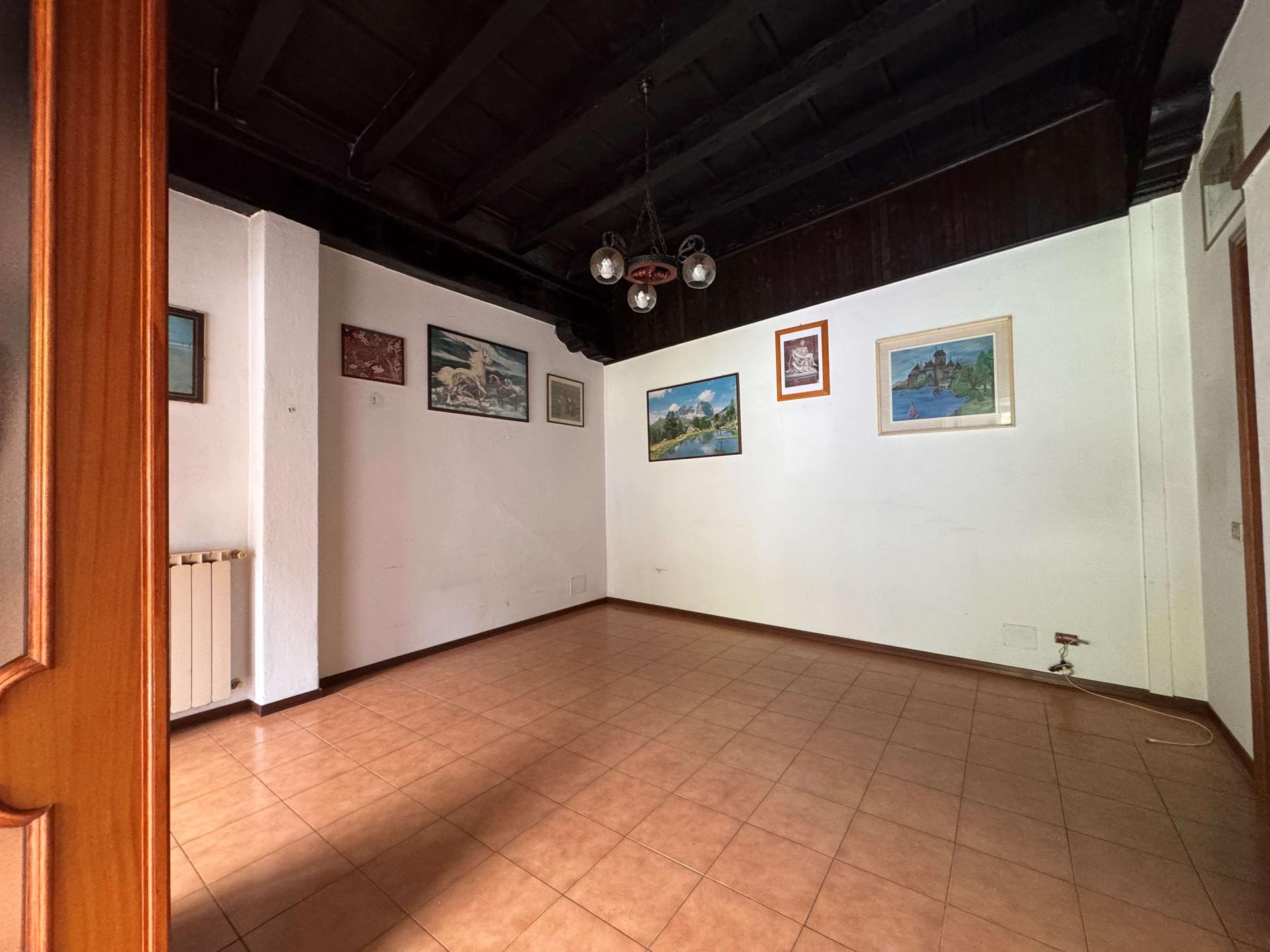 Porzione di casa in Via Fantoni 5, Solto Collina