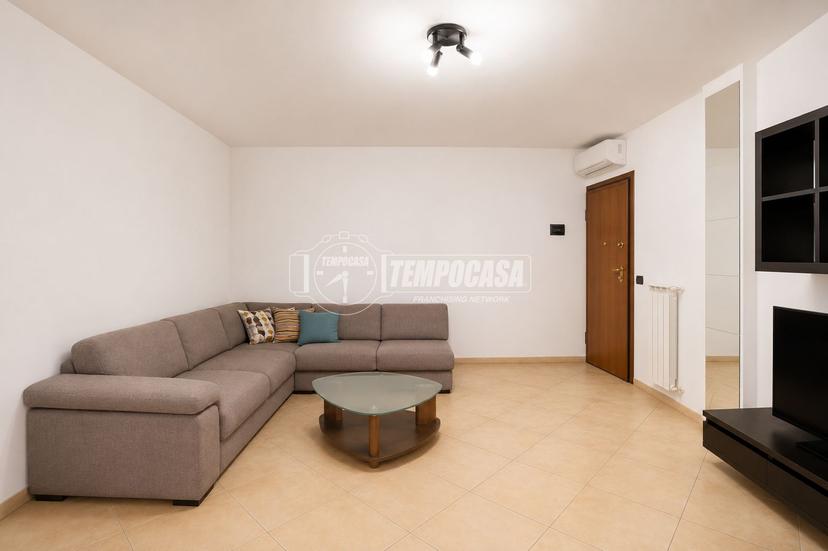 Trilocale, Trecate