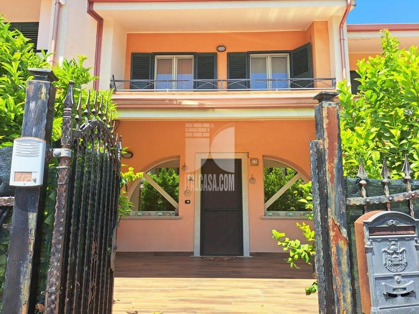 Villa a schiera in Via Indonesia, Crotone — foto 5 di 5