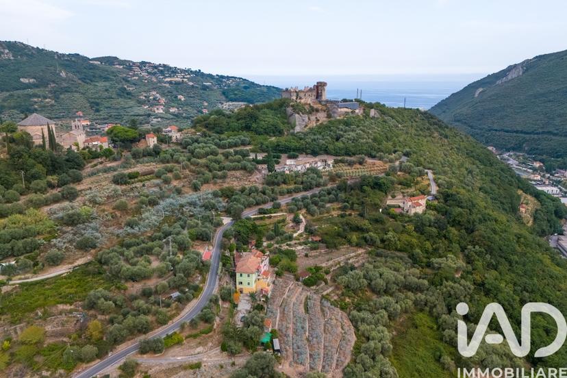 Appartamento in Via Don Mario Scarrone 28, Finale Ligure