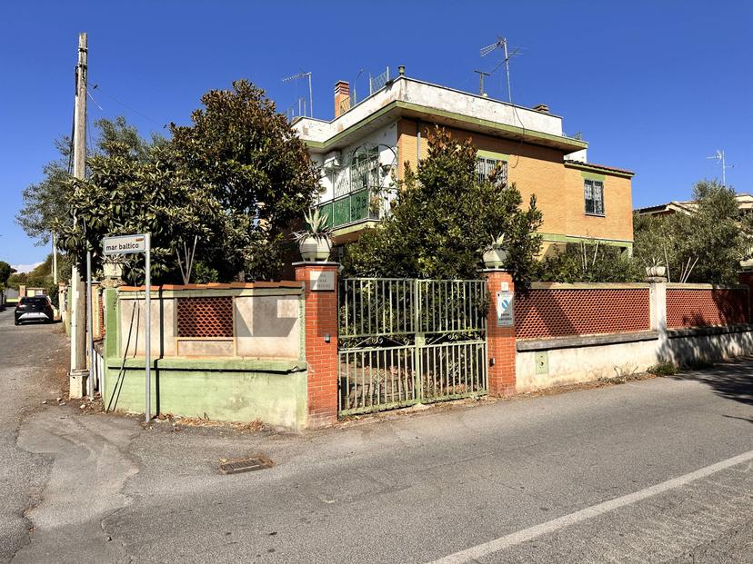 Villa, Pomezia — foto 3 di 5