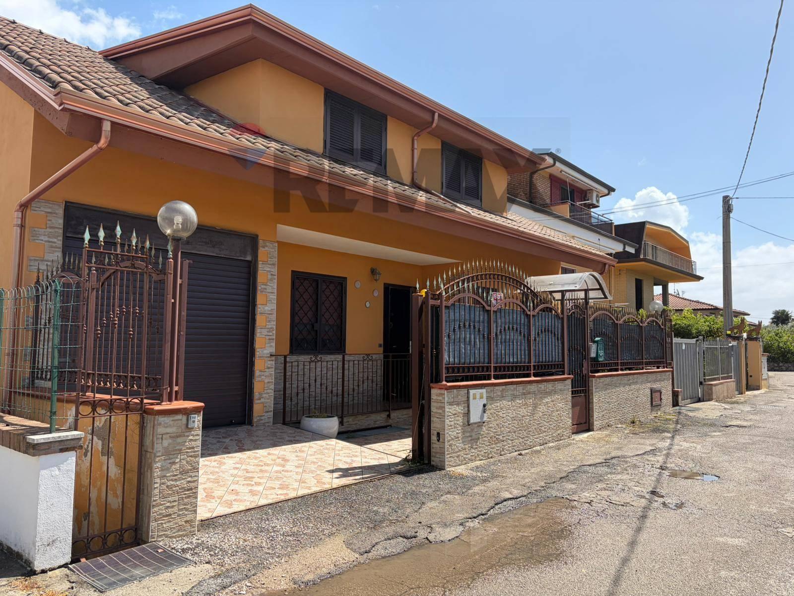 Villa, Minturno