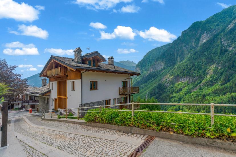 Appartamento in Viale Dent Du Giant 39, Courmayeur