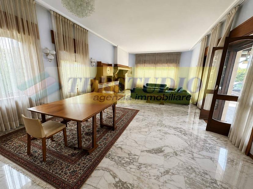 Villa in Via Alcide De Gasperi Snc, Presezzo — foto 2 di 5