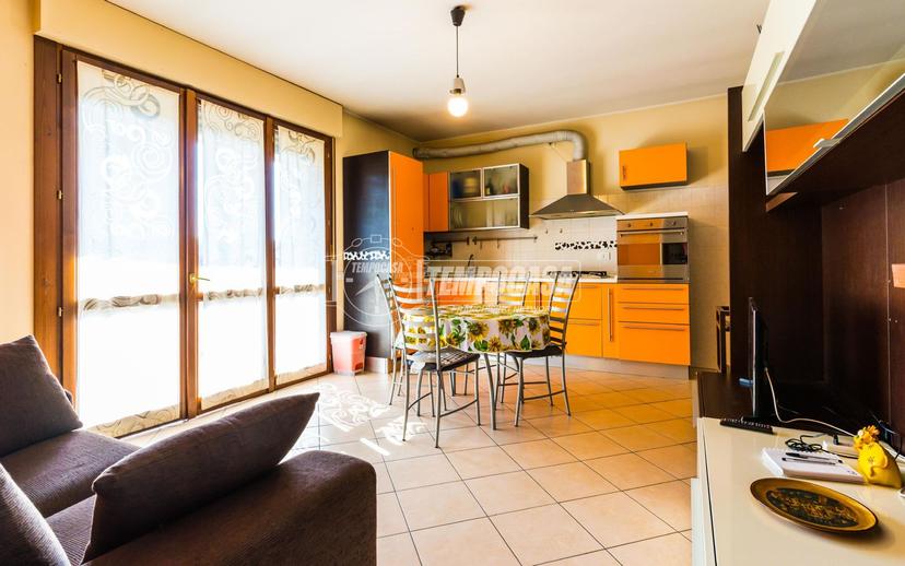 Bilocale in Viale Italia 45, Lentate sul Seveso — foto 3 di 5